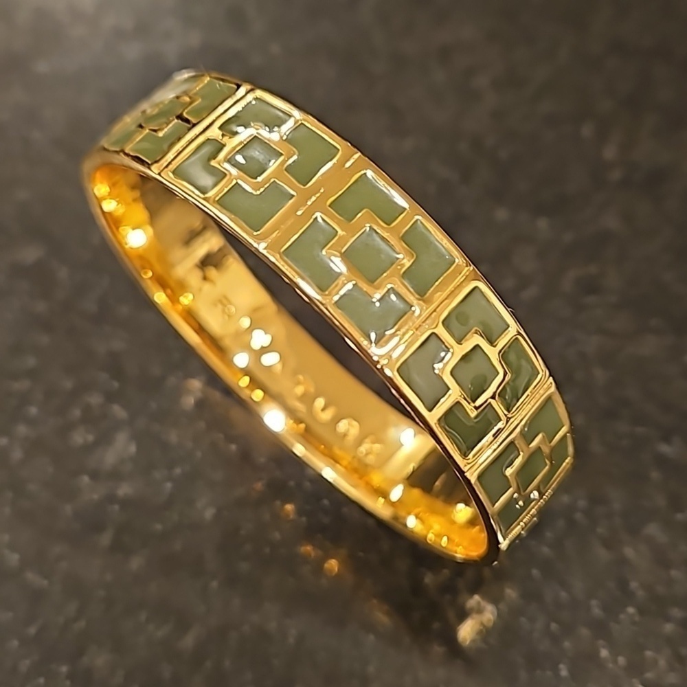 💕TRINA TURK💕 Enamel Bangle Bracelet ~ Black & Gold Brick Logo Design NWOT